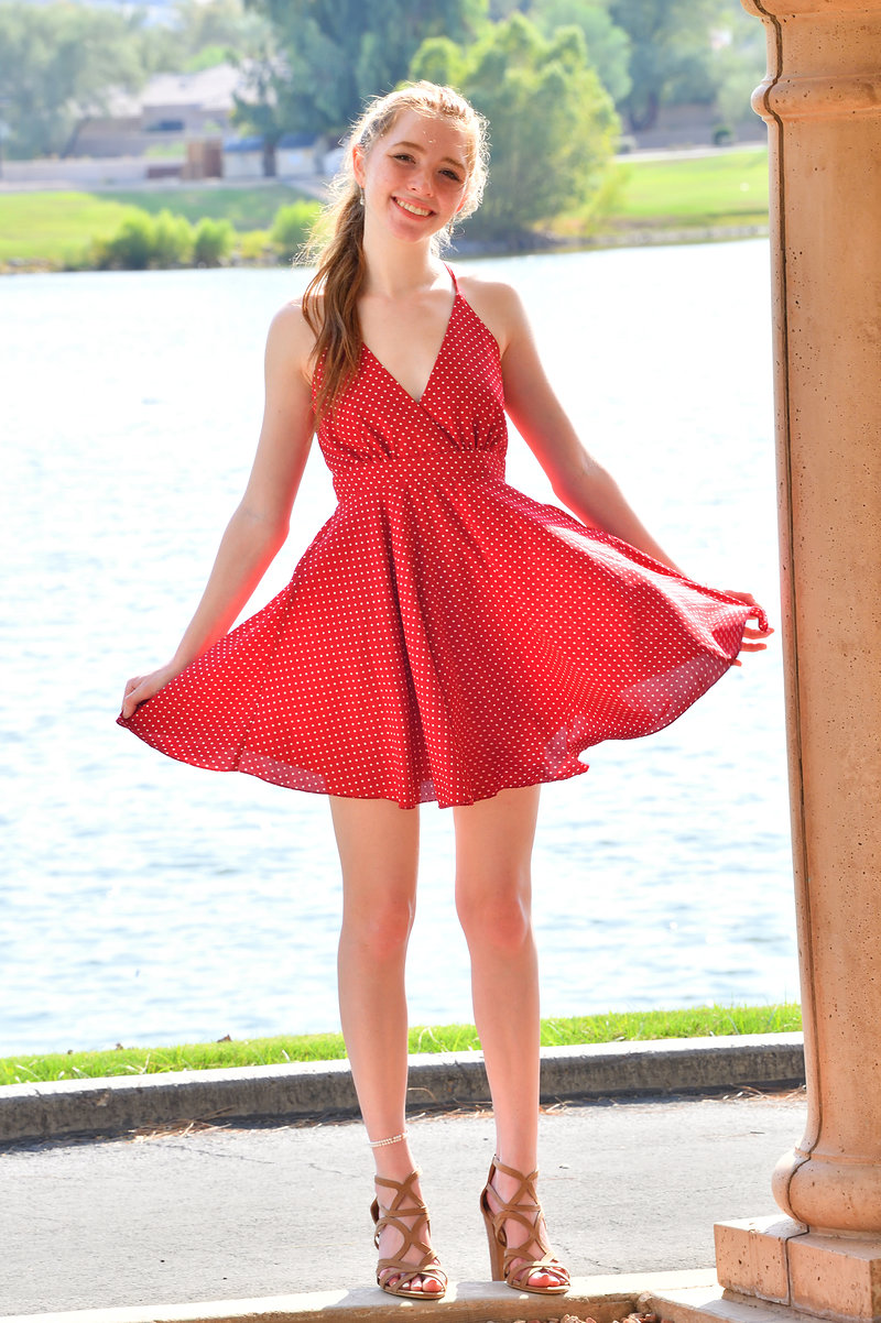 Нелюша, 19 лет, 4 размер груди